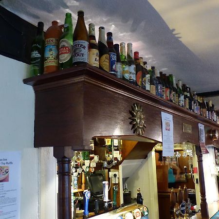 The Sun Inn Englefield Green Екстериор снимка