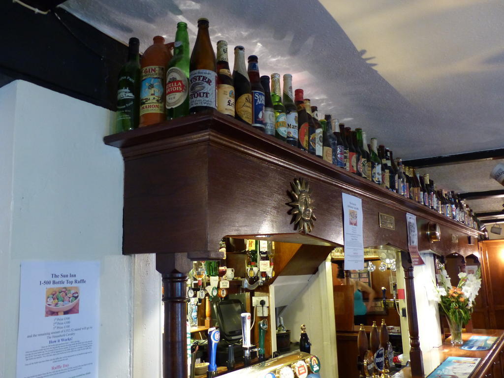 The Sun Inn Englefield Green Екстериор снимка