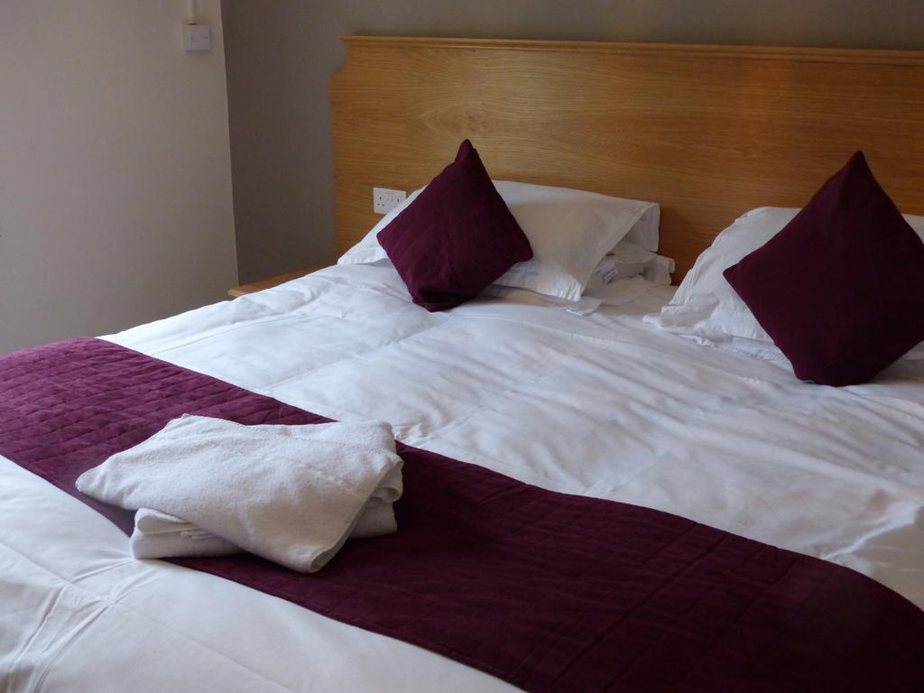 The Sun Inn Englefield Green Стая снимка